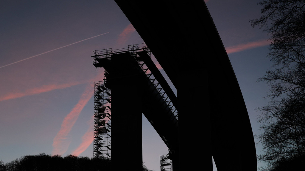 Autobahnbrücke eröffnet