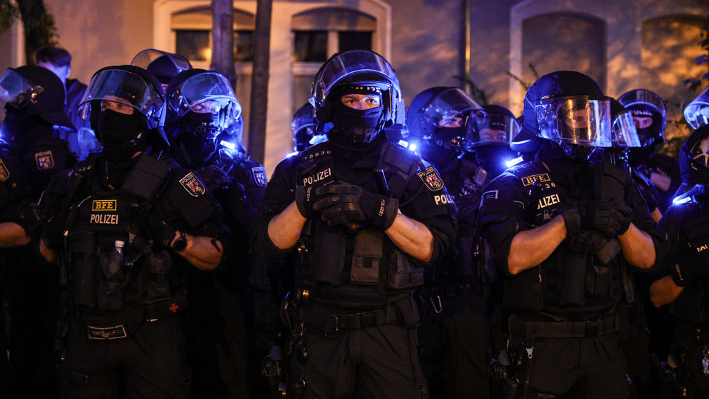 GEWALT GEGEN EINSATZKRÄFTE