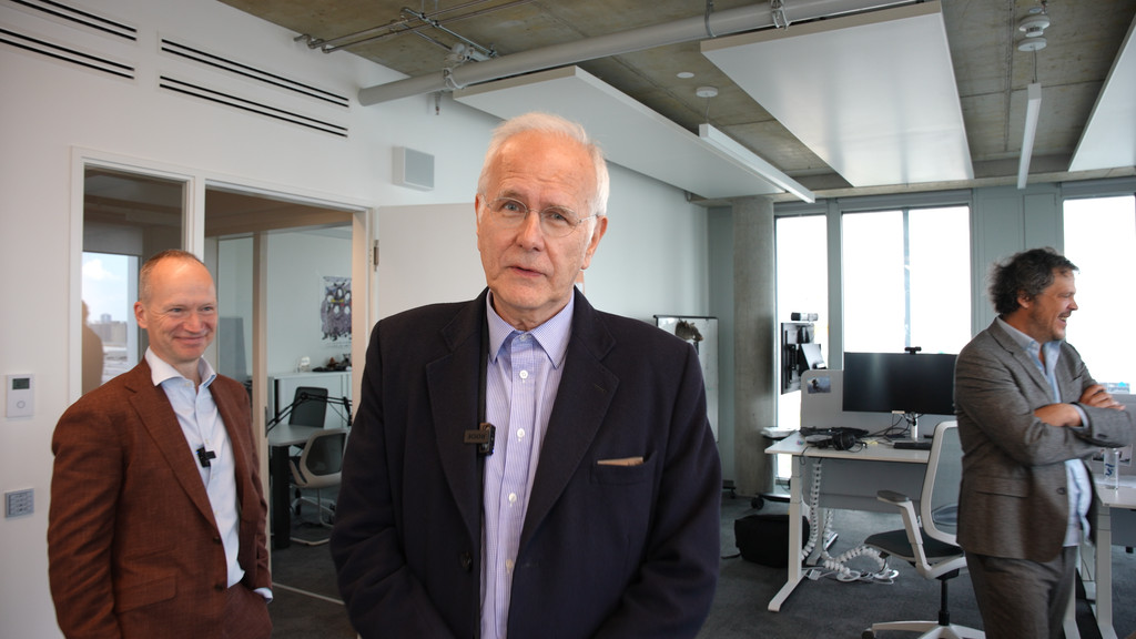 Harald Schmidt über Buckelwale, Brandmauern und Blockaden