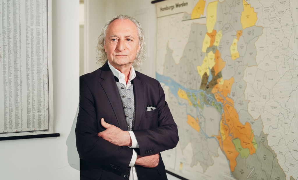 Dieser Mann sucht die Millionenerben