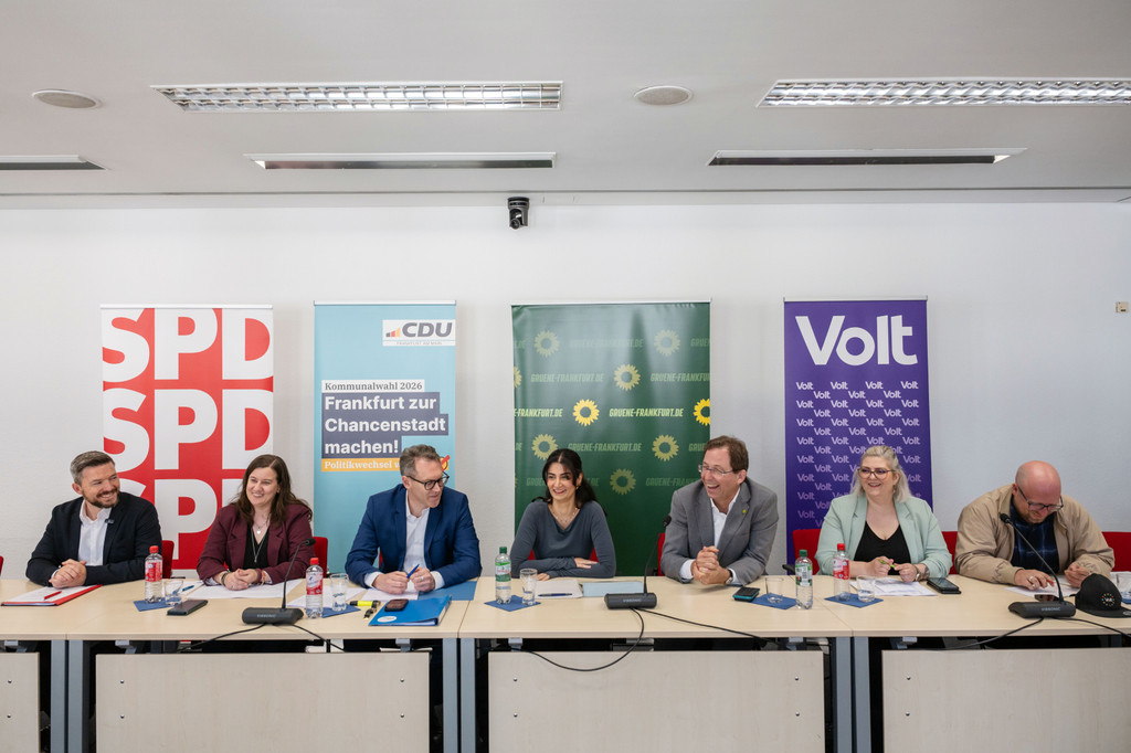 Koalitionsvertrag Frankfurt - die künftige Frankfurter Stadtregierung, bestehend aus CDU, die Grünen, SPD und Volt, stellt ihren Koalitiosnvertrag und die Ressortzuteilung vor.