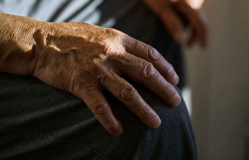 Hände eines alten Mannes
