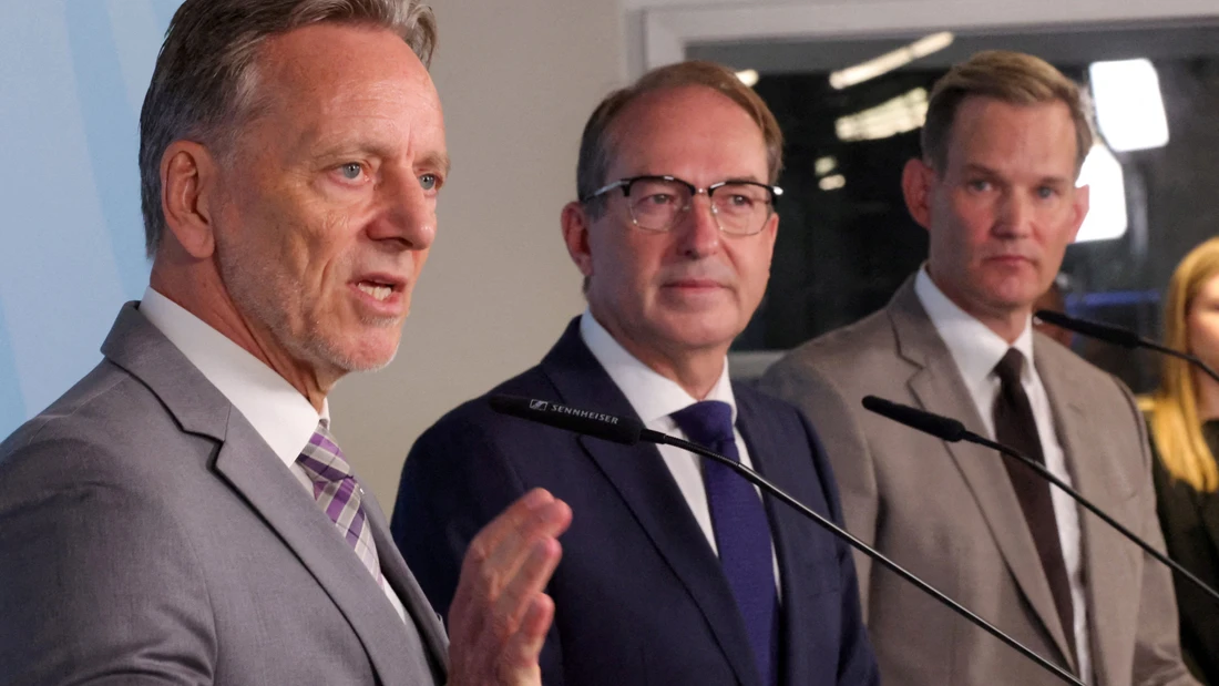 BKA-Präsident Holger Münch, Innenminister Alexander Dobrindt (CSU) und der Drogenbeauftragte der Bundesregierung Hendrik Streeck (CDU) am Dienstag