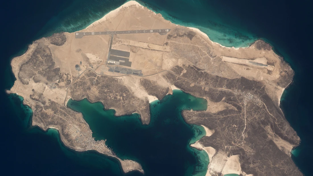 Dieses Satellitenbild zeigt die Insel Mayyun am 11. September, kurz nachdem die Huthi sie erobert hatten.