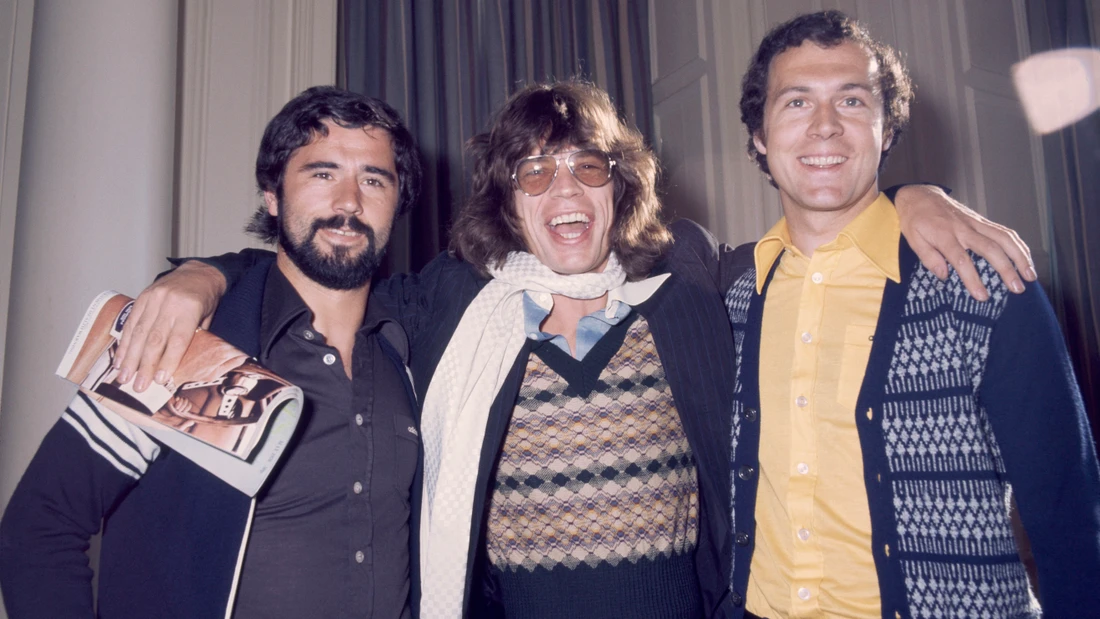 Glasgow, nicht New York: Mick Jagger zwischen Gerd Müller und Franz Beckenbauer 1976 (rechts)