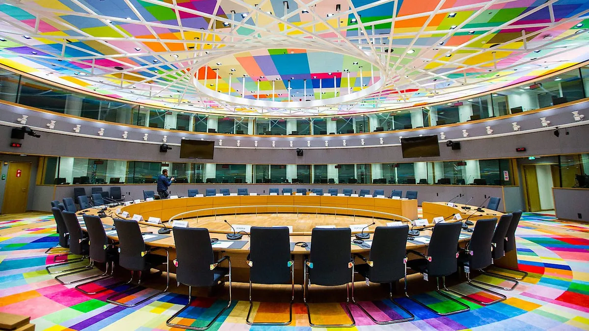 Selten ein Ort der Eintracht: Der Raum, in dem sich die europäischen Staats- und Regierungschefs regelmäßig treffen, um sicherheits- und außenpolitische Fragen zu diskutieren.