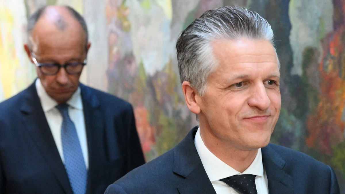 Der Fraktionsvorsitzende der Union im Bundestag, Thorsten Frei, und Bundeskanzler Friedrich Merz nach Freis Wahl Ende Juli