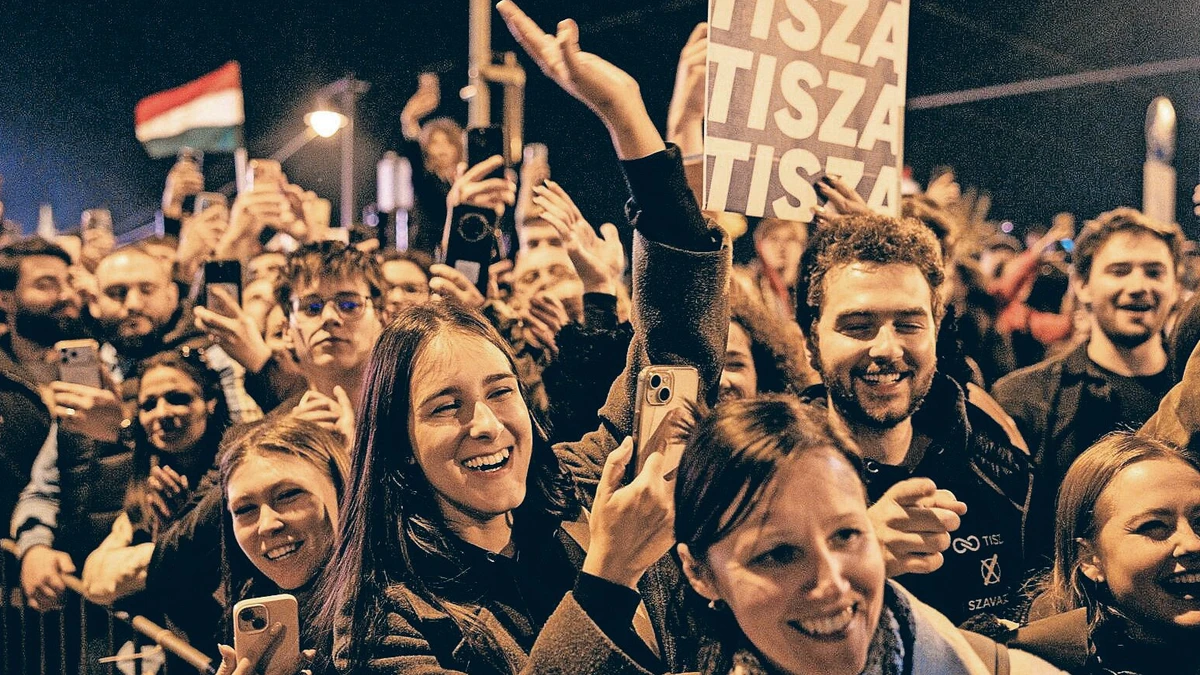 Warten auf Péter Magyar: am Sonntagabend in Budapest.