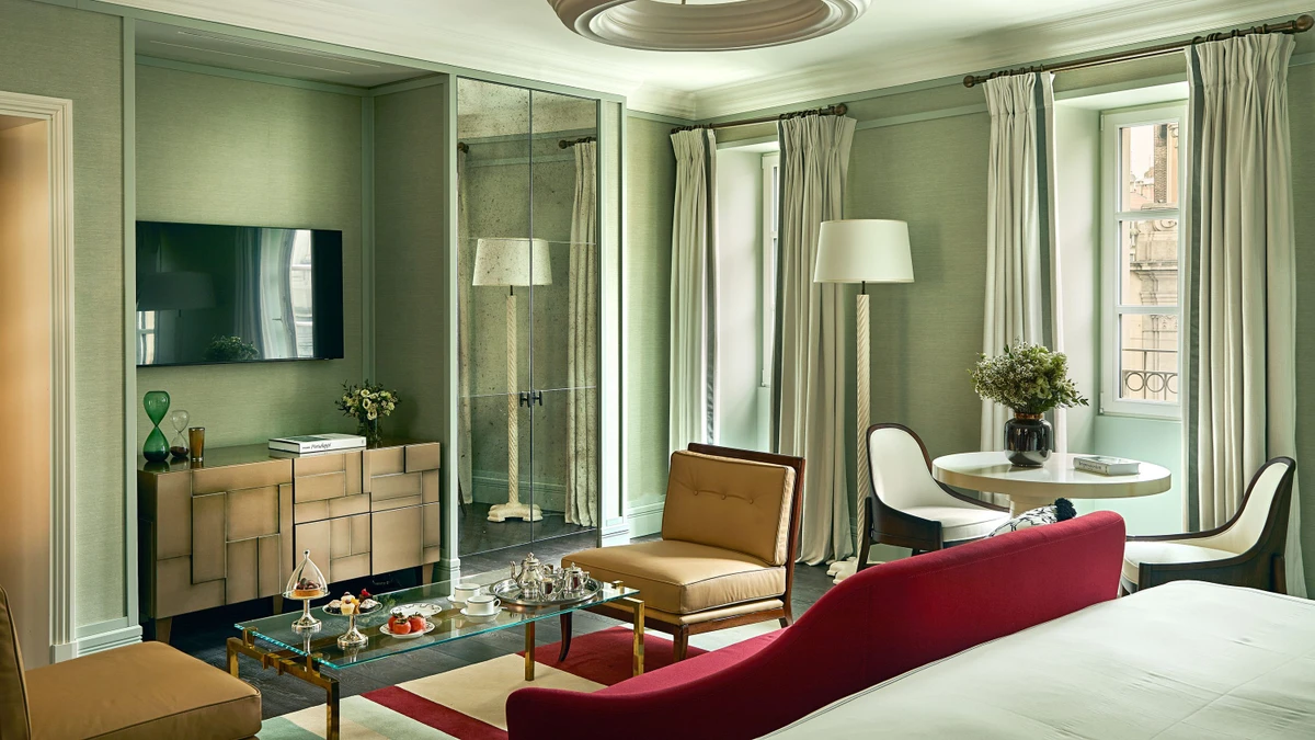 Schilfgrün und Bordeauxrot: Zimmer im Carlton in Mailand