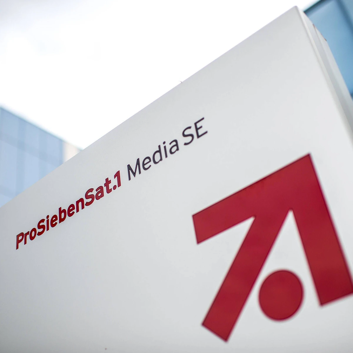 Prognose gesenkt: ProSieben unter Druck | FAZ