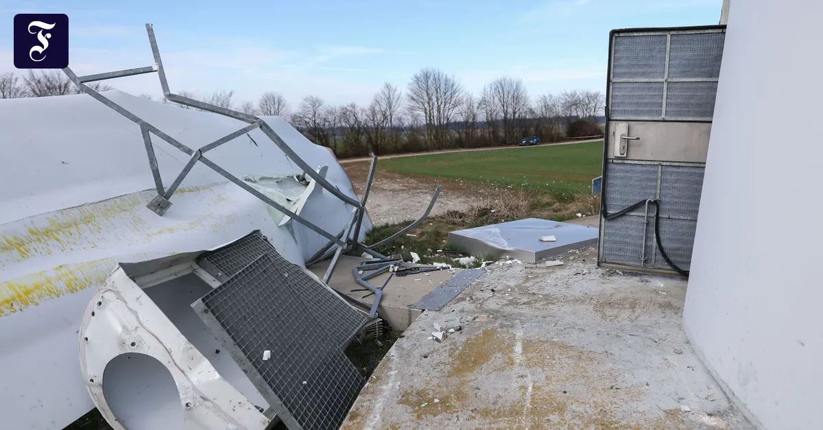 15 Tonnen schweres Rotorblatt löst sich von Windrad