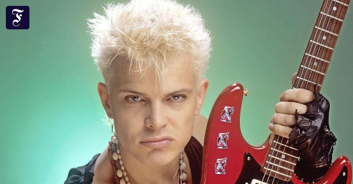 Billy-Idol-wird-70-Die-Lippen-kraus-das-Haar-wasserstoffblond