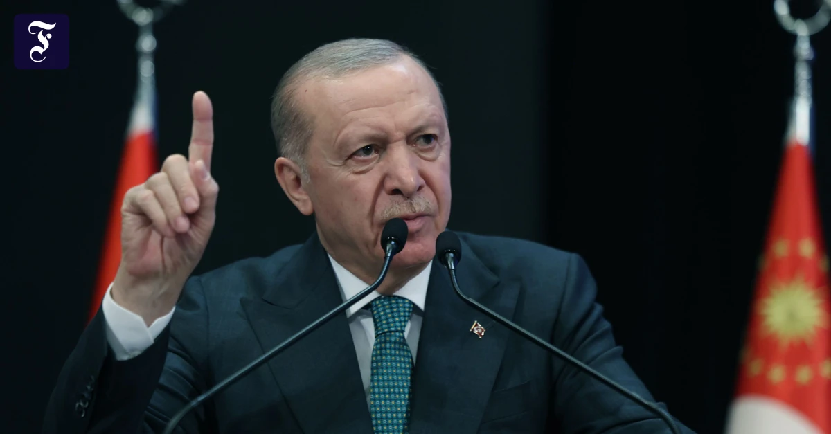 İstanbul’dan mektuplar: Türkiye’de otokrasi neyle besleniyor?