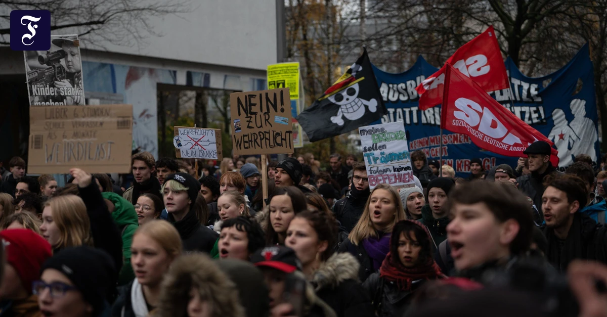 Schulstreik gegen Wehrpflicht: „Mustert euch doch selbst“