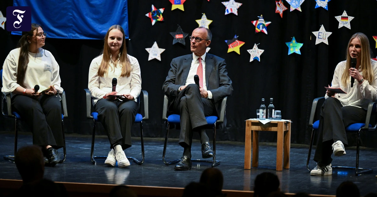 Politiker und Kinder: Vorsicht, Schulbesuch!