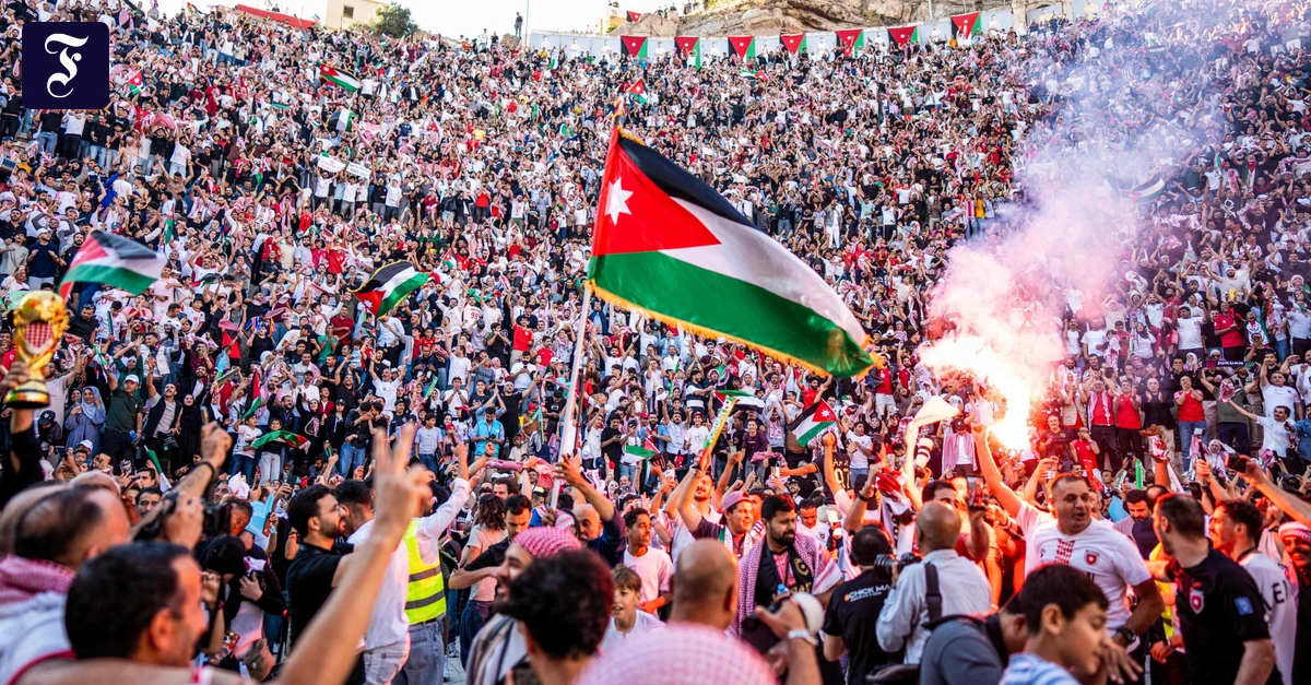 Liveblog Fußball-WM 2026: Massenpanik: Fußballfan stirbt bei Public Viewing in Jordanien