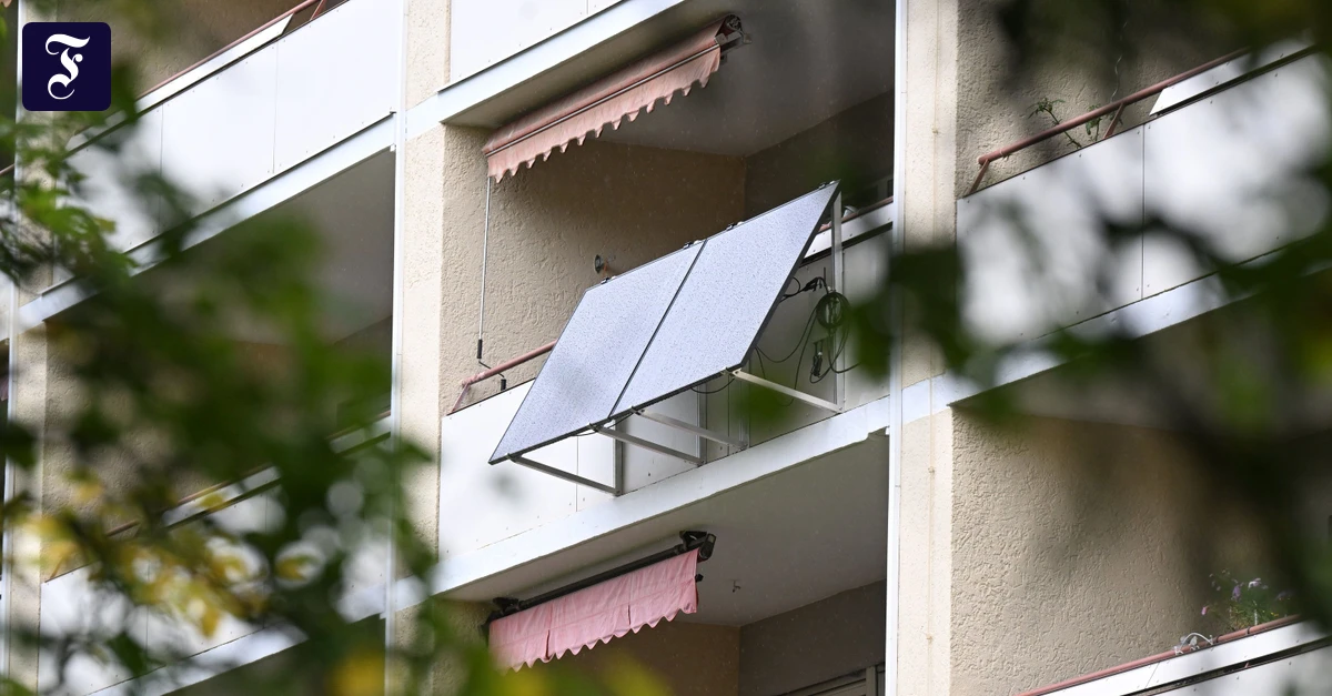 Energiewende: Deutlich weniger neue Solaranlagen auf Dächern und Balkonen