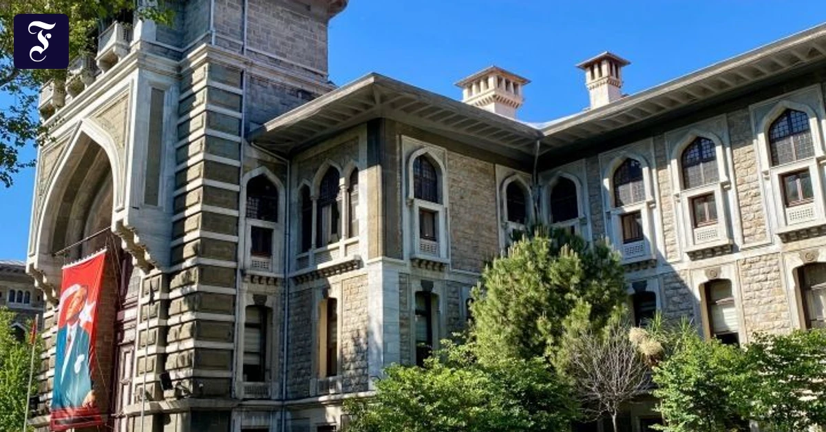 Istanbuler Jungengymnasium: Dem Minister missfällt der kritische Geist