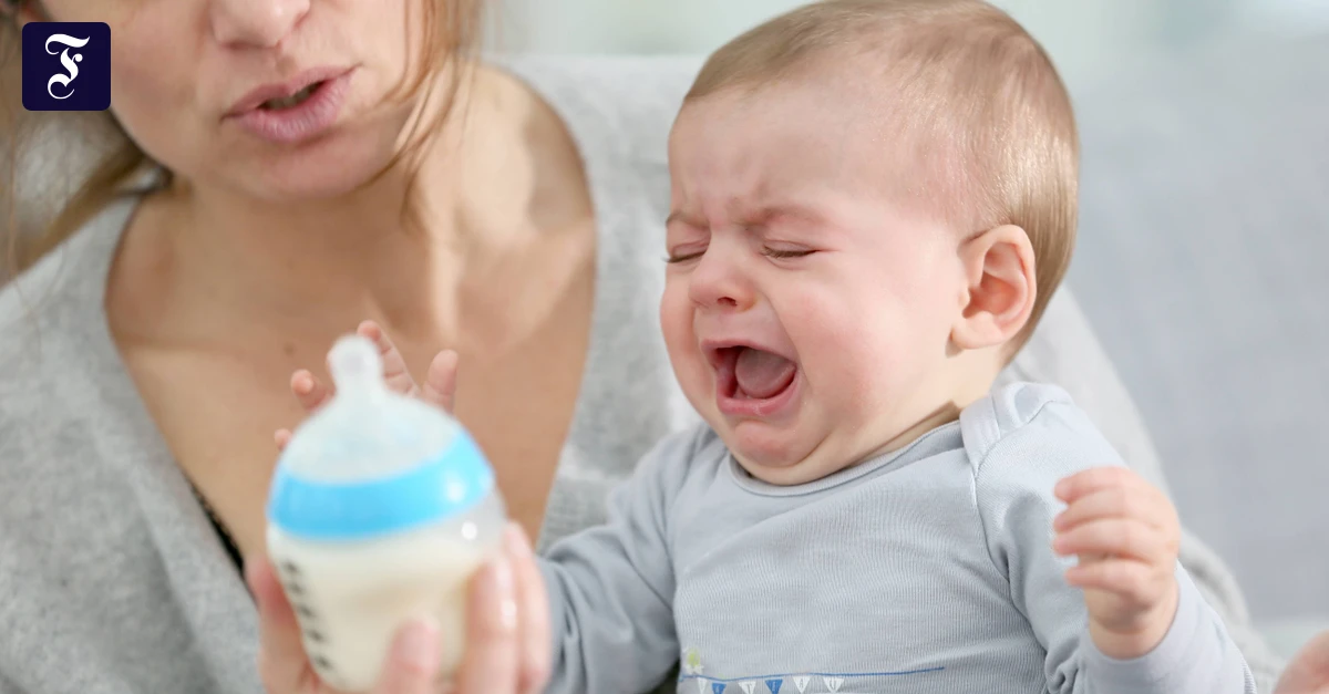 Koliken: Welches Fläschchen vor Bauchweh schützen kann