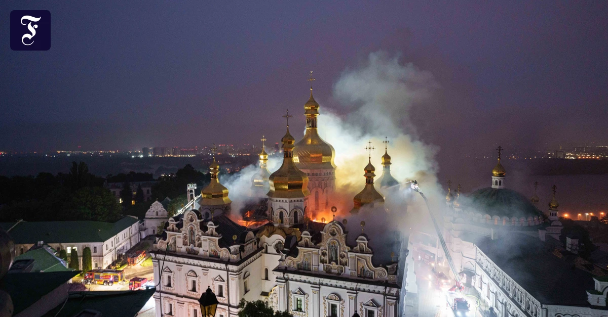 Liveblog Ukrainekrieg: Angriffe auf Charkiw und Kiew - Brand im Höhlenkloster
