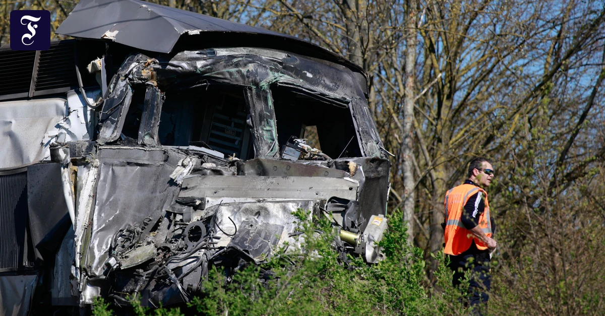 Kollision mit LKW: Mindestens ein Toter bei Zugunglück in Frankreich 