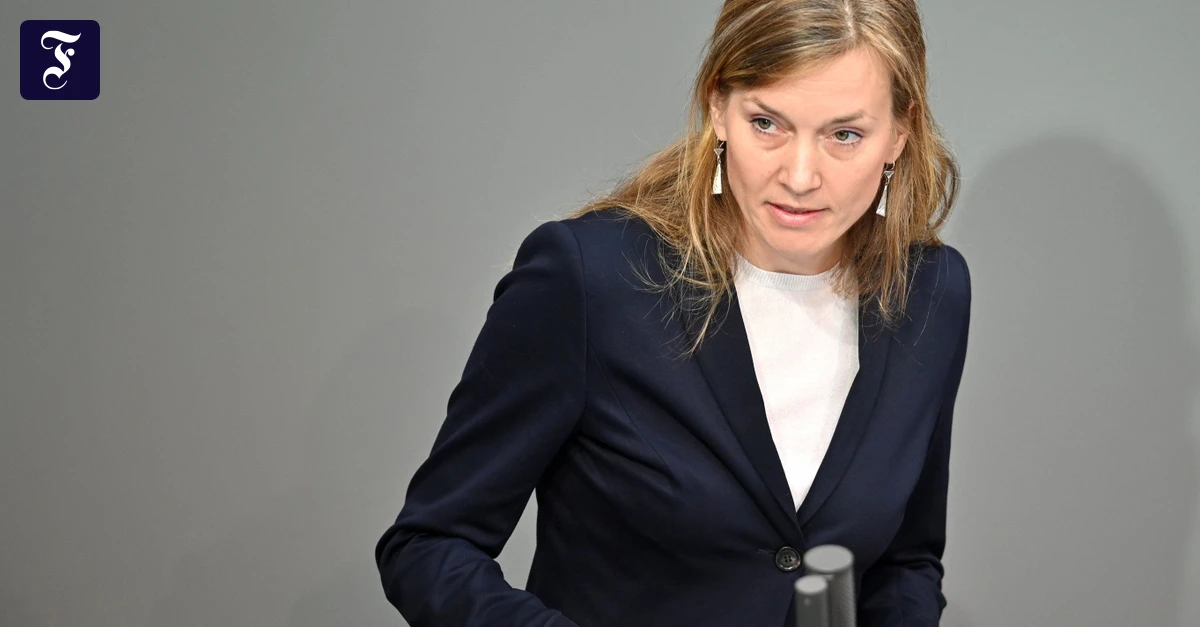 Deutschland-Blog-SPD-Verteidigungspolitikerin-M-ller-f-r-Atomschirmdebatte