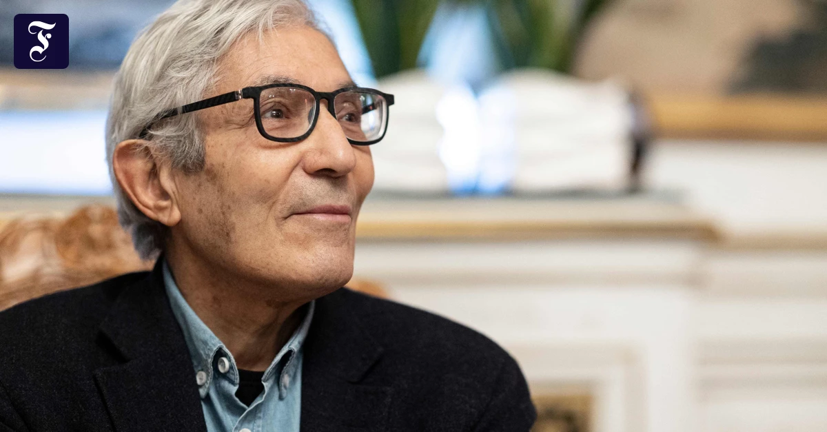 Giro a la derecha en Hachette: Boualem Sansal llega, un director de editorial se va.