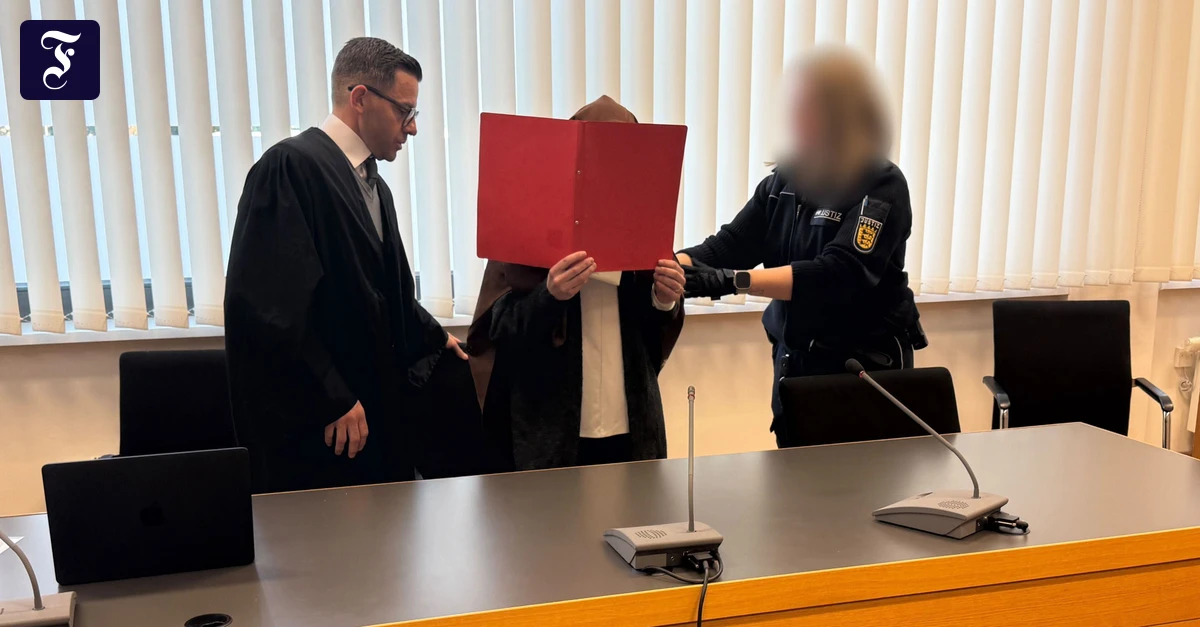 Zeugnisse gefälscht: Falsche Lehrerin muss mehr als vier Jahre in Haft