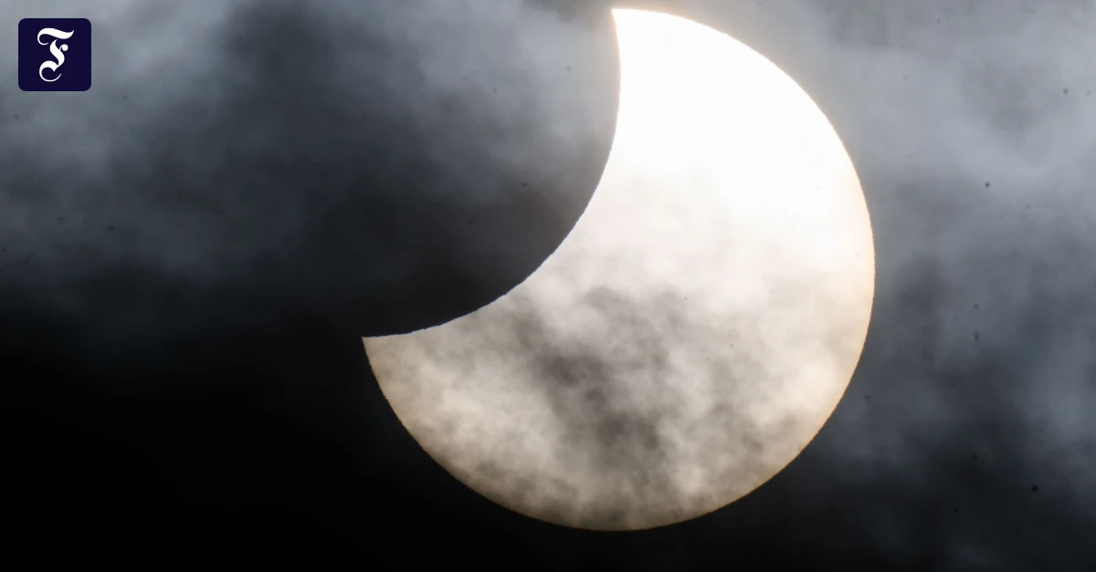 Stabile Stromnetze: Droht bei der Sonnenfinsternis ein Blackout?