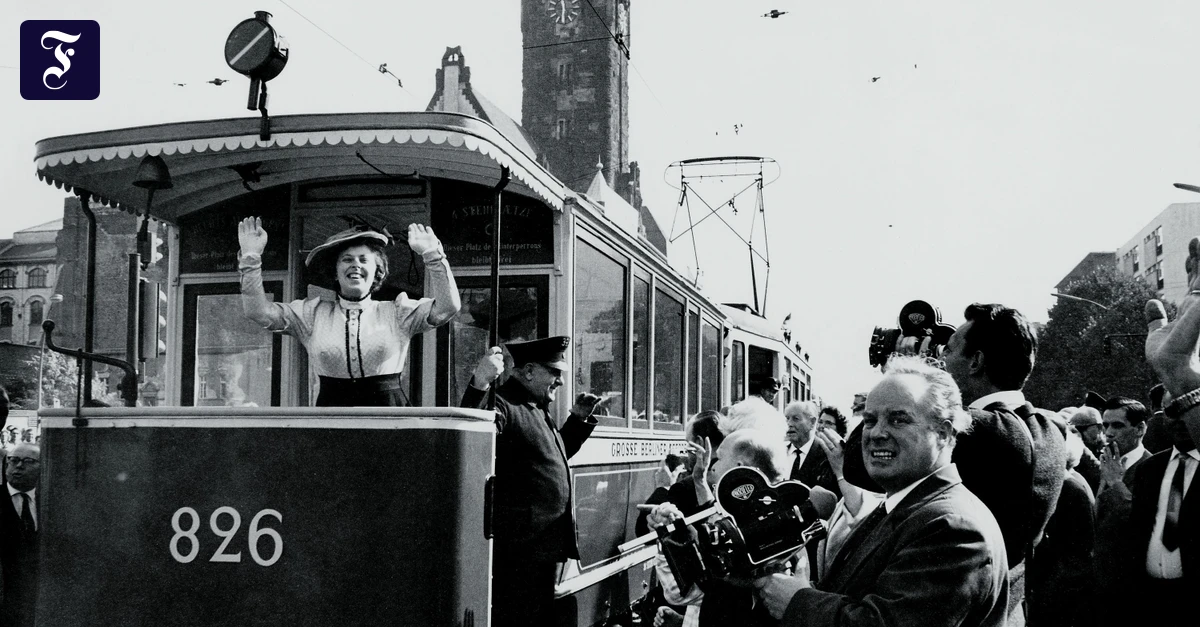 Divided Berlin and the Weight of the Past: Michael Wildenhain’s “Das Ende vom Lied”