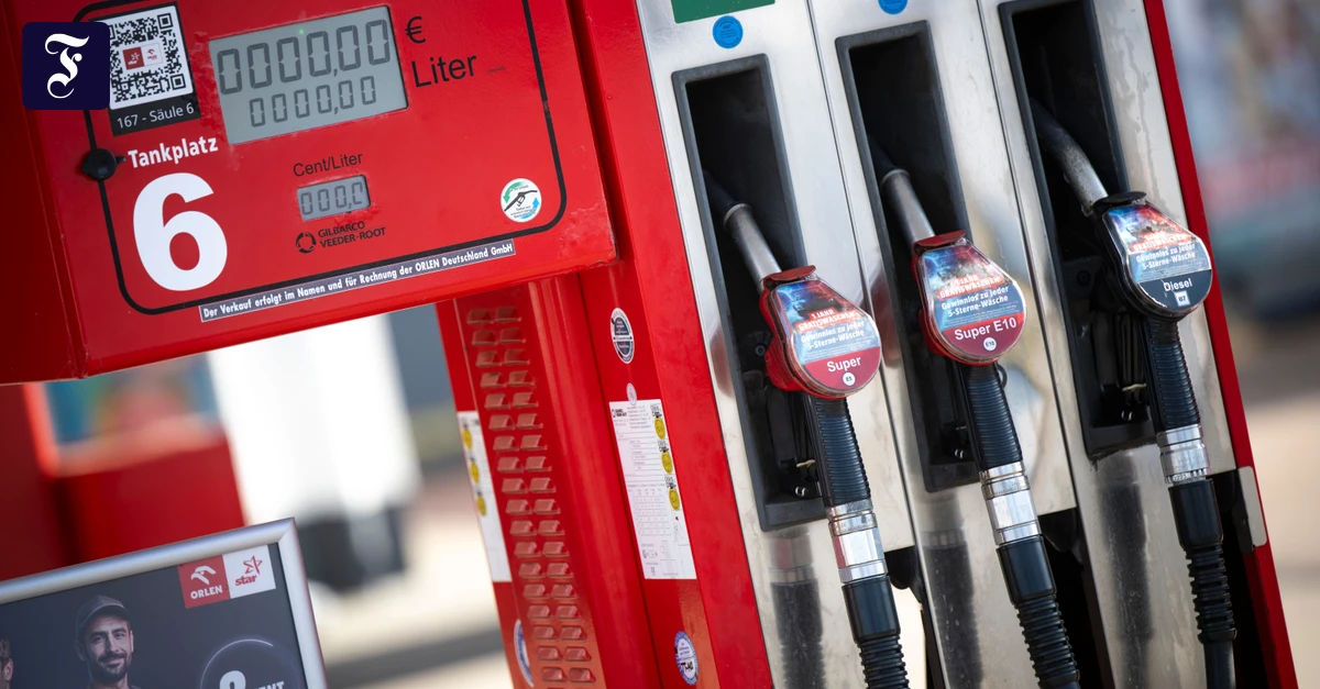 Preise für Diesel und Benzin: Kurz vor Tankrabatt: Rekordsprung zur Mittagszeit