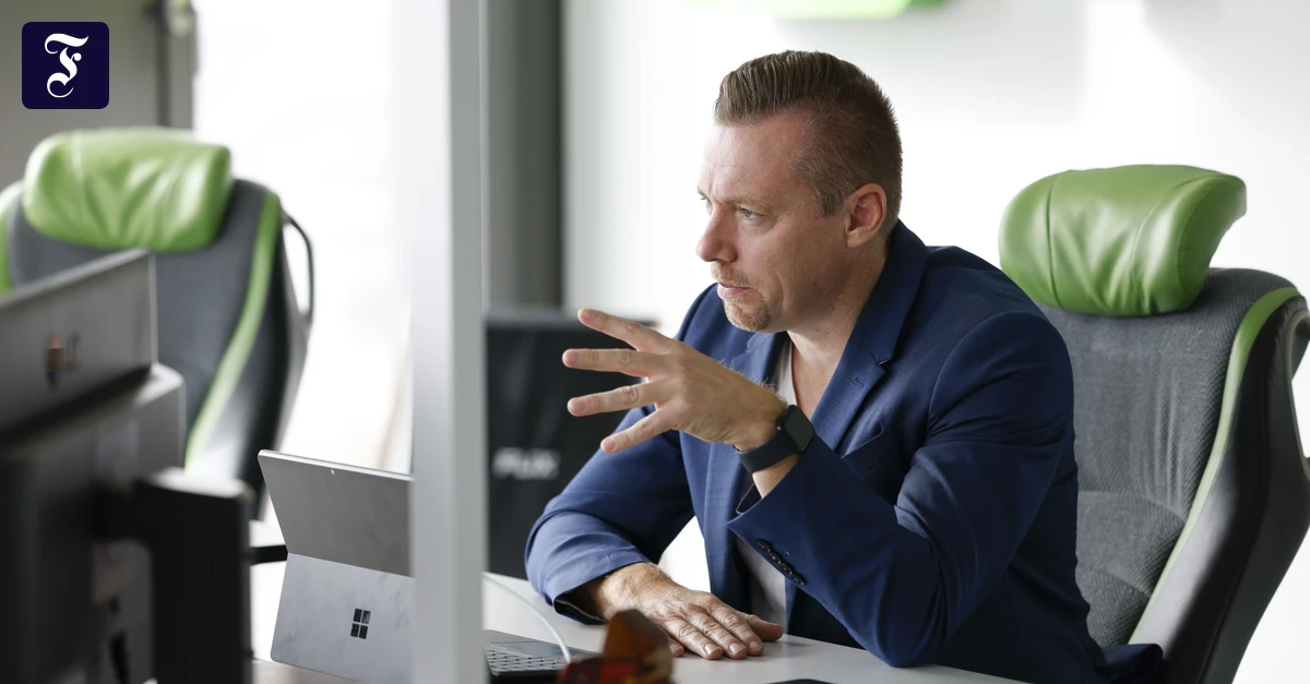 Flix-Chef-Andr-Schw-mmlein-Sein-erstes-Wort-war-Bus-