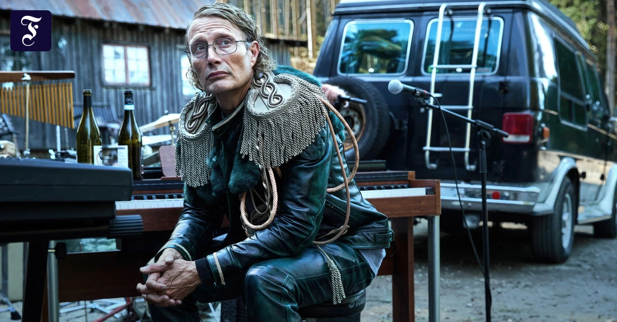 Mads Mikkelsen: „Kindheit ist das, was man von ihr will“