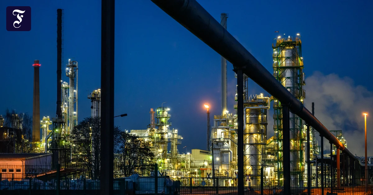 PCK-Raffinerie: Wie viele Kesselwagen ersetzen eine Öl-Pipeline?