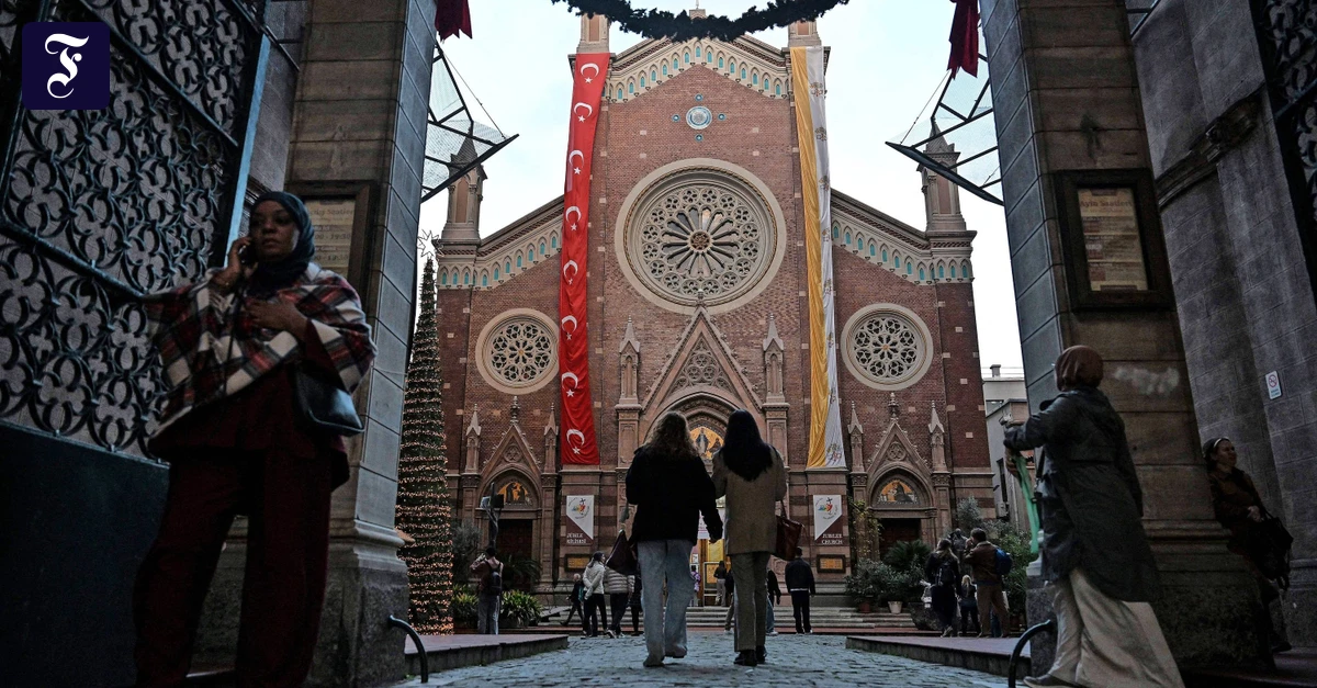 Erste-Auslandsreise-Papst-Leo-wendet-sich-an-die-Christen-in-muslimischen-L-ndern