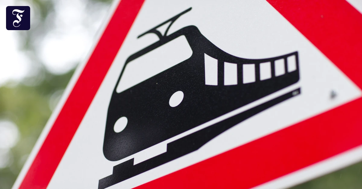 Rhein-Main-Liveblog: Ursachenforschung nach tödlichem Unfall an Bahnübergang