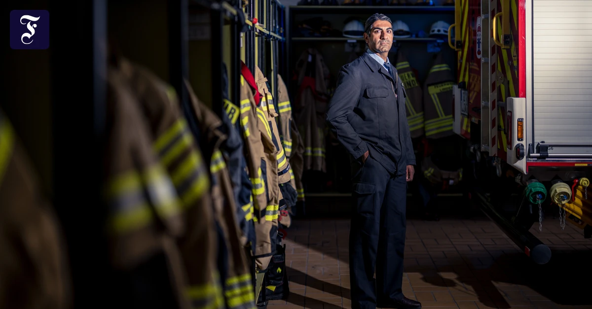 Iraker-bei-der-Feuerwehr-Er-fl-chtete-nach-Deutschland-jetzt-hilft-er-selbst