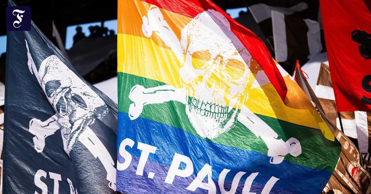 U-19-Coach outet sich: „Im Profifußball gelten Schwule noch immer als Außerirdische“