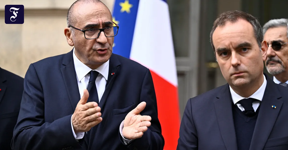 Gewalt in Frankreich: Ein Innenminister auf Abruf