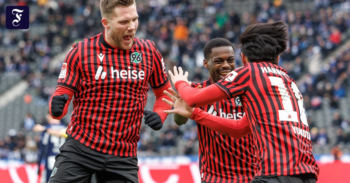 Zweite Fußball-Bundesliga: Hannover 96 springt auf einen Aufstiegsplatz