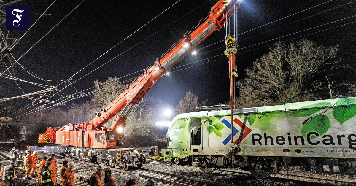 Bahnkrane-aus-Leipzig-Retter-in-der-Not
