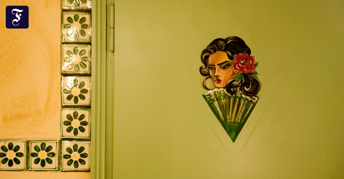 Book Podcast: Denis Scheck, Women's Restrooms, Garbage Cans ...