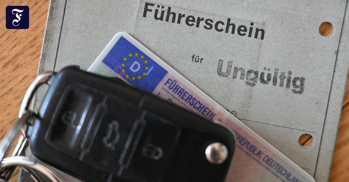 A3 bei Passau: Gestoppter Fahrer ist seit 17 Jahren ohne Führerschein