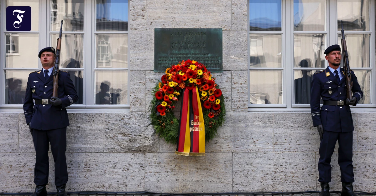 Bundeswehrsoldaten bei der Gedenkveranstaltung im Bendlerblock am 20. Juli 2024 (Ảnh: FAZ.NET)