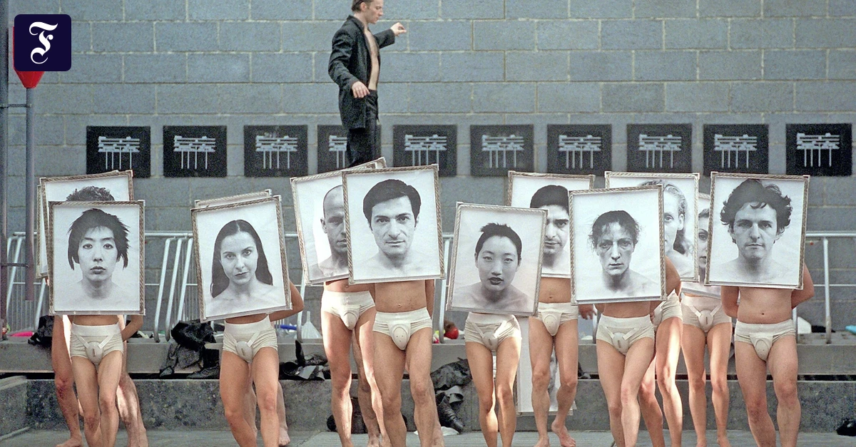 Aldous-Huxley-Gef-llt-euch-etwa-euer-Sklavendasein-