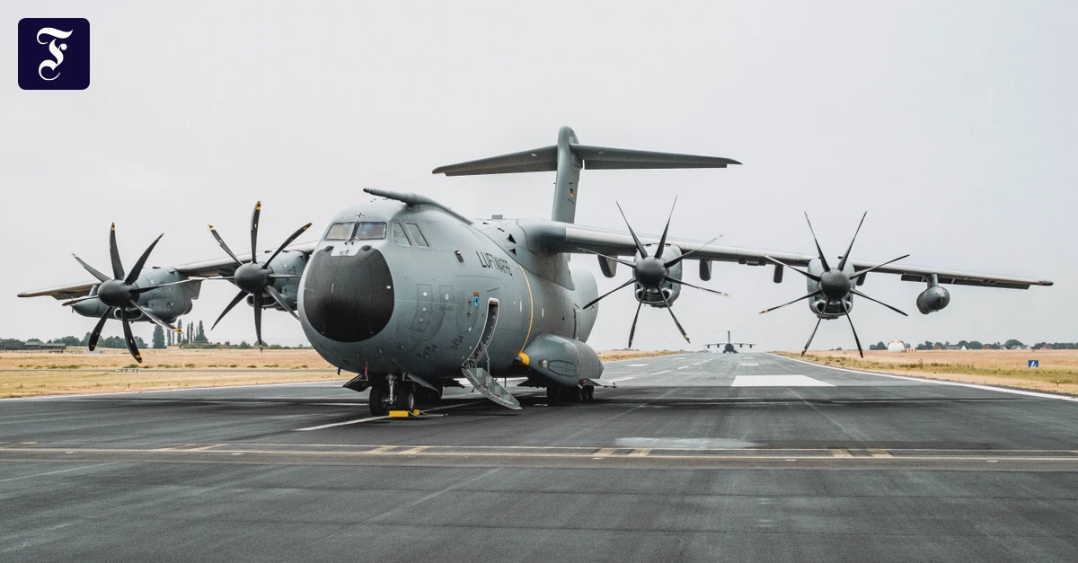 Militärflugzeug A400M: Milliardenauftrag der Bundeswehr für Airbus rückt ...