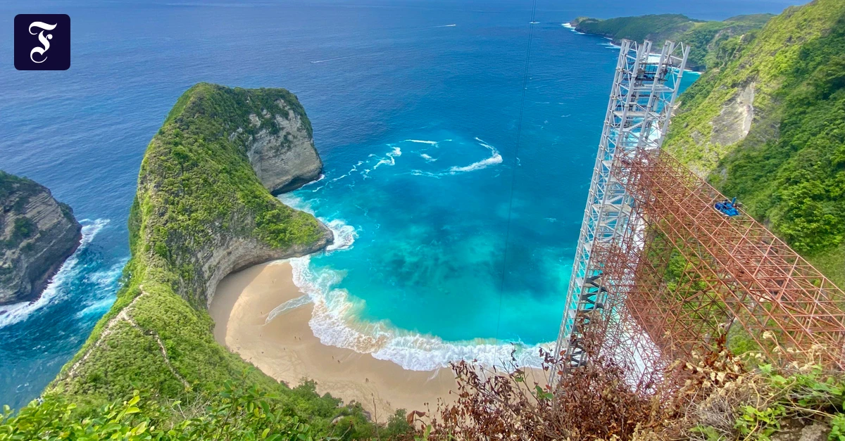 Traumbucht auf Bali: Umstrittener Glasaufzug soll wieder abgerissen werden