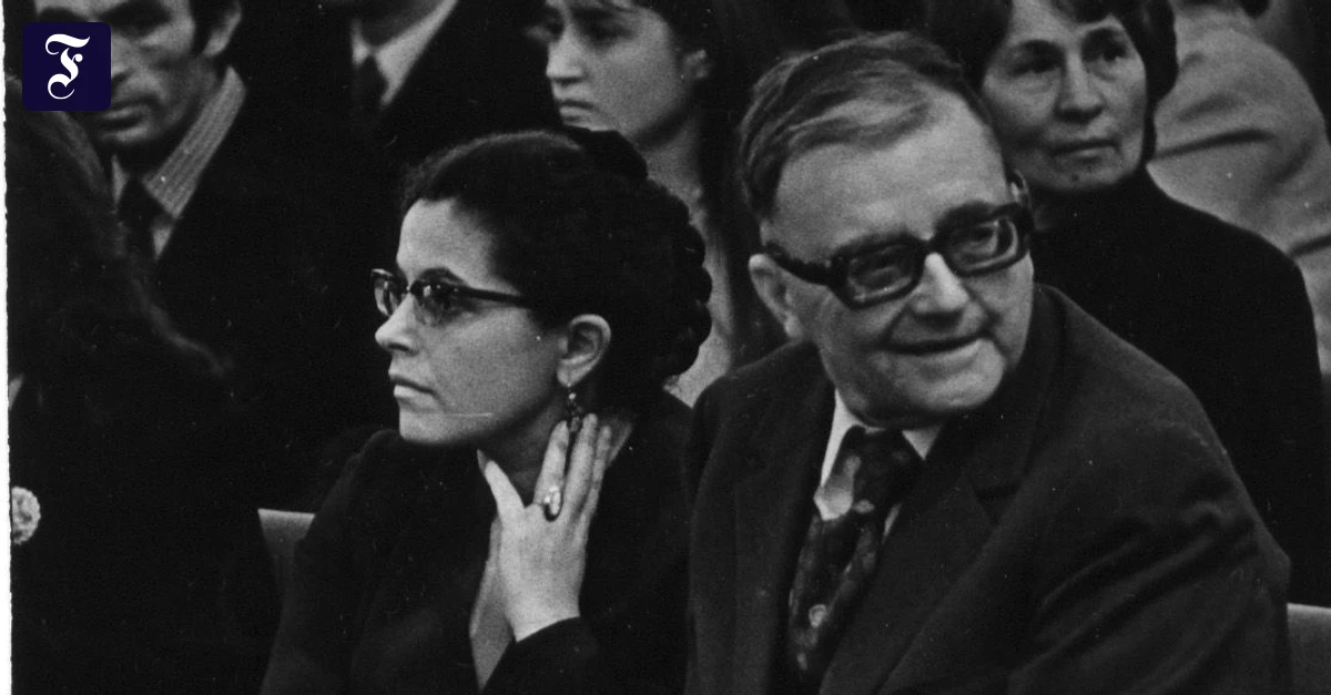 Irina-und-Dmitri-Schostakowitsch-Wie-berlebt-man-in-einer-bleiernen-Zeit-