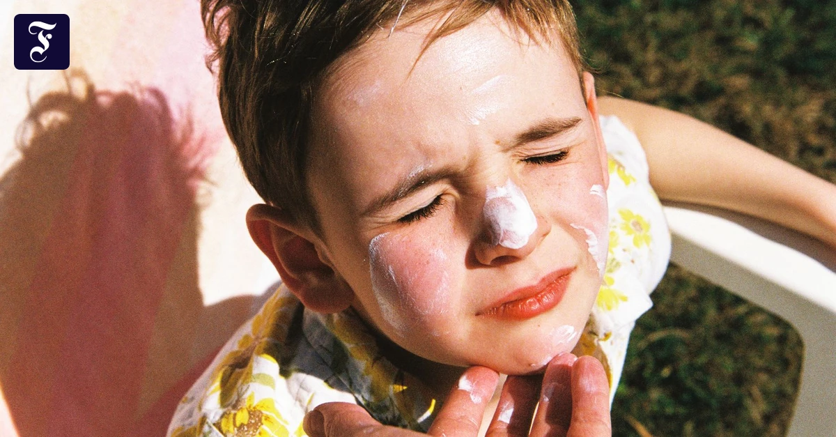 Regeln in der Familie: Weiß Papa denn nicht, dass Sonnencreme Pflicht ist?