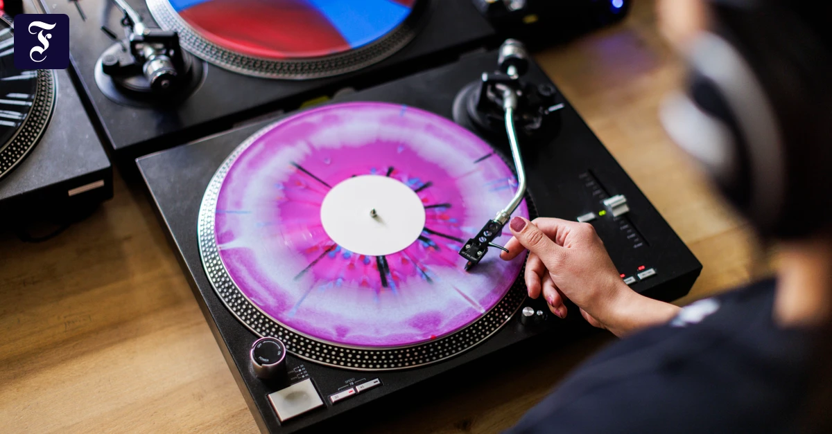 Retrotrend-Vinyl-Das-Auge-h-rt-mit